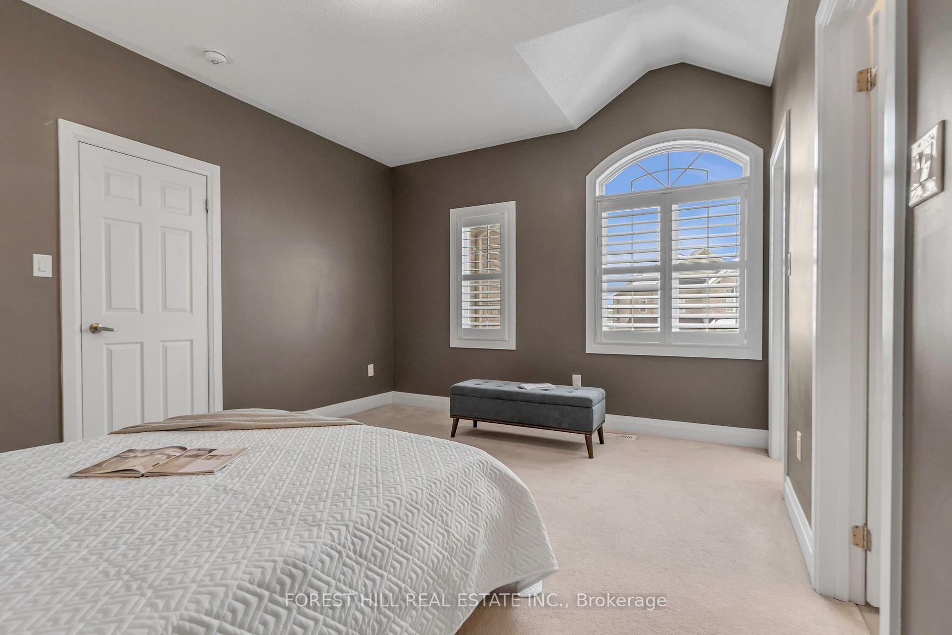 Photo 38 of 19 Waterwide Crescent, Brampton, Credit Valley — HOMEH