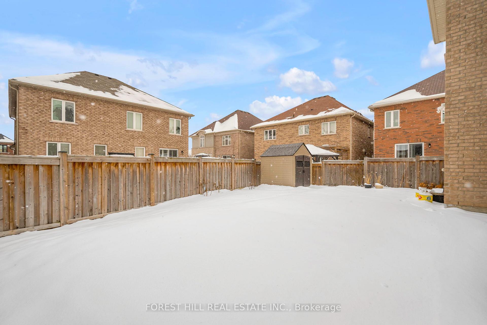 Photo 29 of 19 Waterwide Crescent, Brampton, Credit Valley — HOMEH