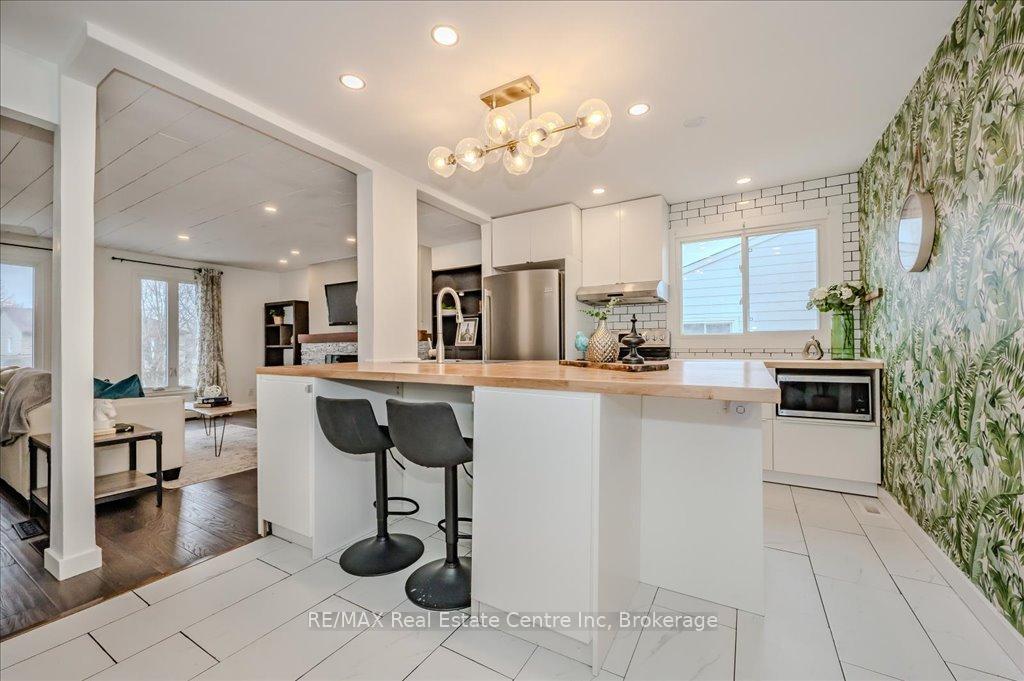 Photo 7 of 189 Silver Aspen Crescent, Kitchener — HOMEH