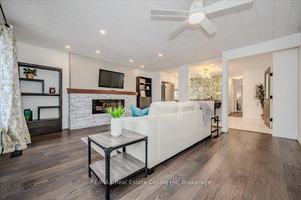 Photo 5 of 189 Silver Aspen Crescent, Kitchener — HOMEH