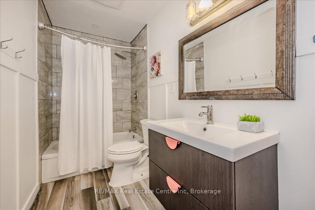 Photo 4 of 189 Silver Aspen Crescent, Kitchener — HOMEH