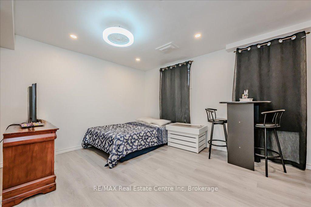 Photo 19 of 189 Silver Aspen Crescent, Kitchener — HOMEH