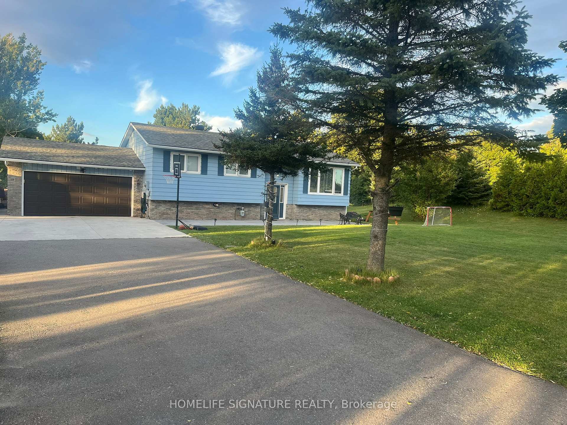 Photo 1 of 19531 Airport Road, Caledon, Mono Mills — HOMEH