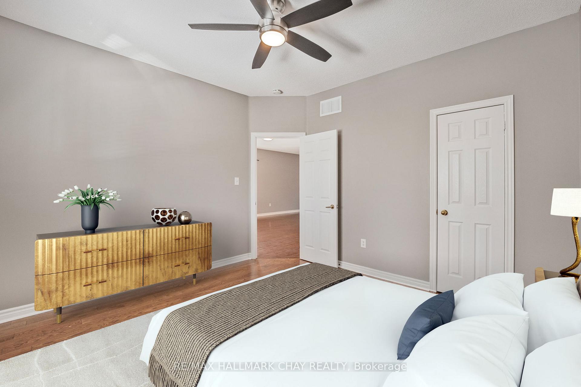 Photo 18 of 10 Tascona Court, Barrie, Little Lake — HOMEH