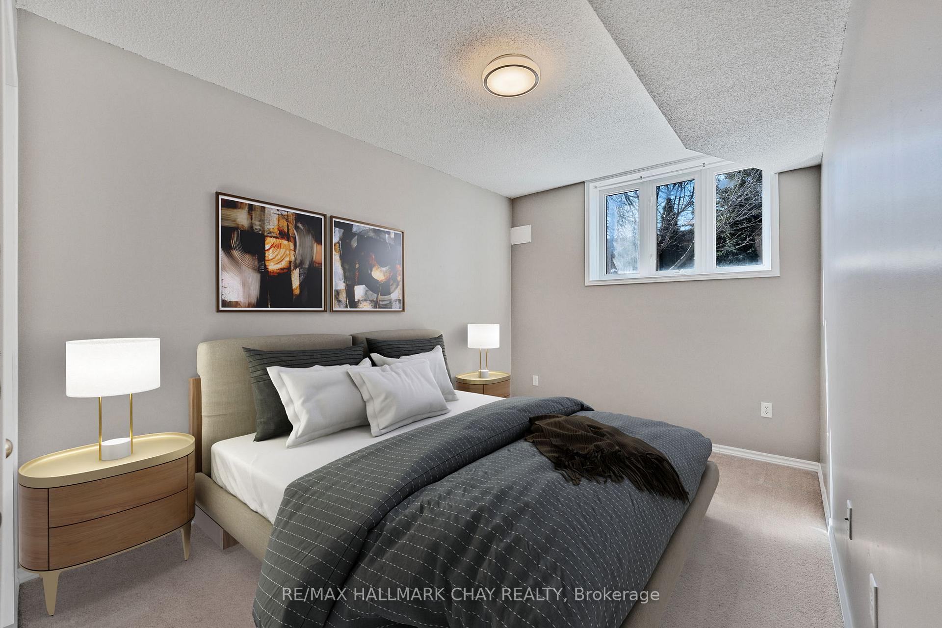 Photo 28 of 10 Tascona Court, Barrie, Little Lake — HOMEH