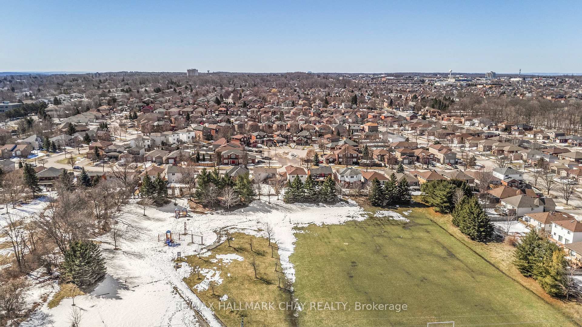 Photo 22 of 10 Tascona Court, Barrie, Little Lake — HOMEH