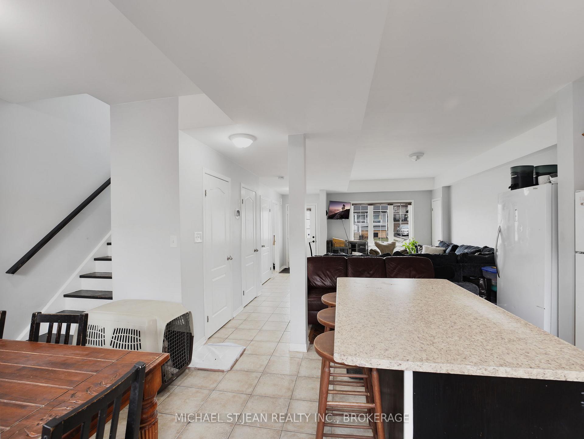 Photo 10 of 2 Comet Avenue, Hamilton, Hamilton Beach — HOMEH