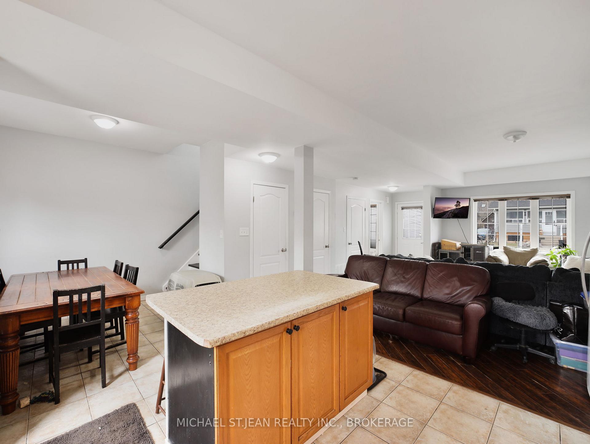 Photo 14 of 2 Comet Avenue, Hamilton, Hamilton Beach — HOMEH
