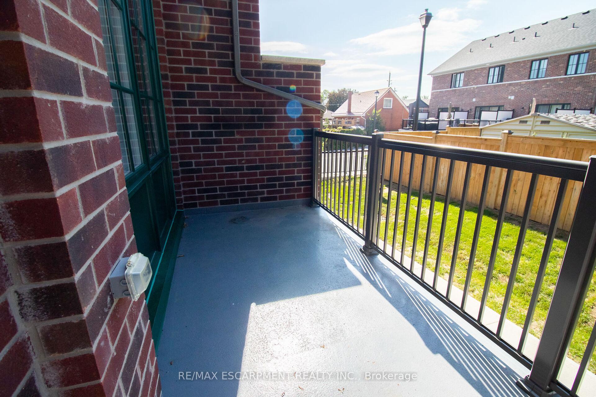Photo 4 of Unit 203, 12 Blanshard Street, Hamilton, Kirkendall — HOMEH