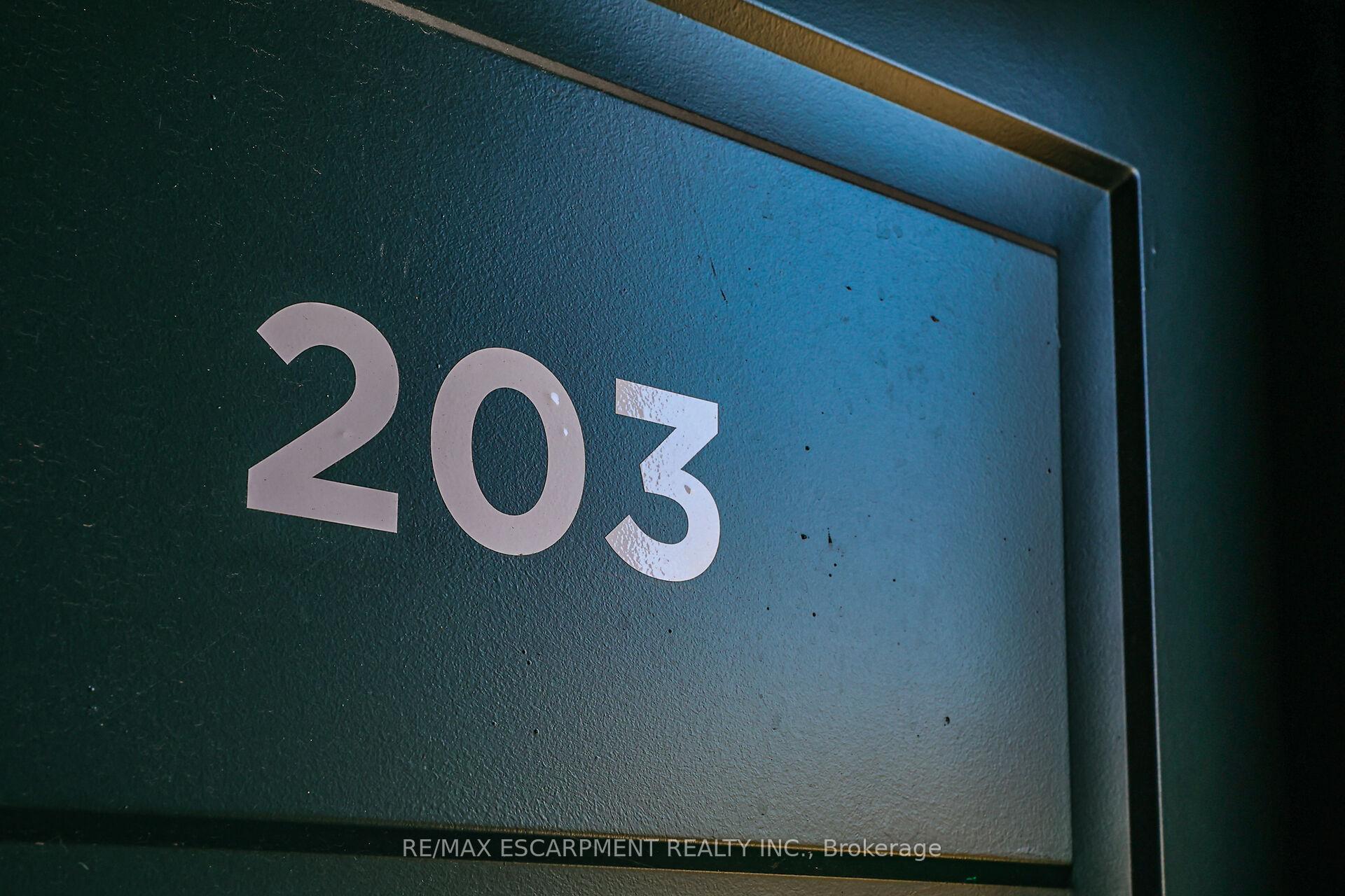 Photo 9 of Unit 203, 12 Blanshard Street, Hamilton, Kirkendall — HOMEH