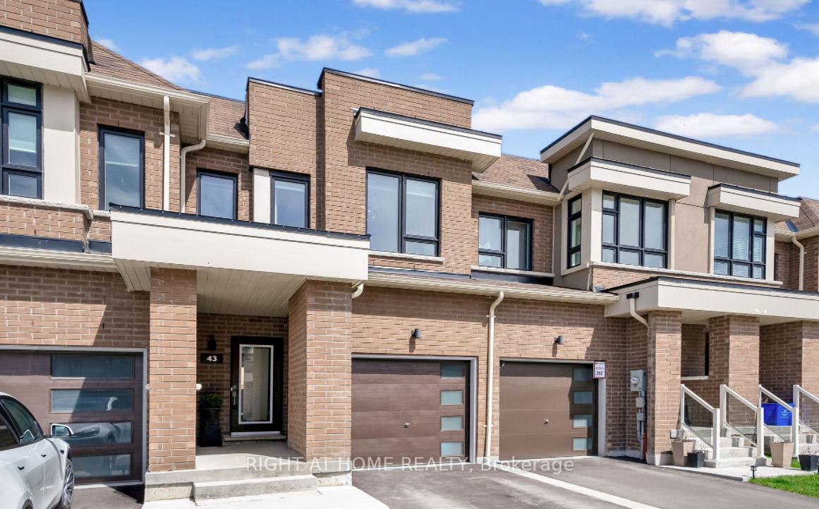 Photo 1 of 43 Caspian Square, Clarington, Bowmanville — HOMEH