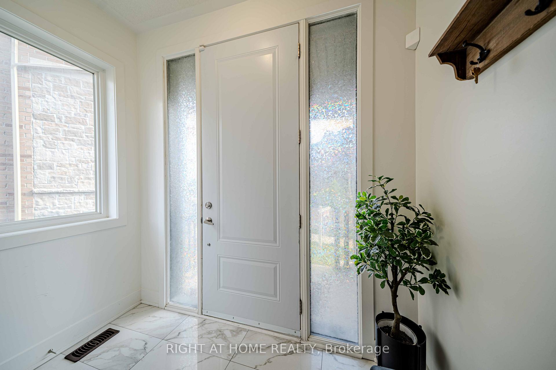 Photo 4 of 51 Dorian Drive, Whitby, Rural Whitby — HOMEH