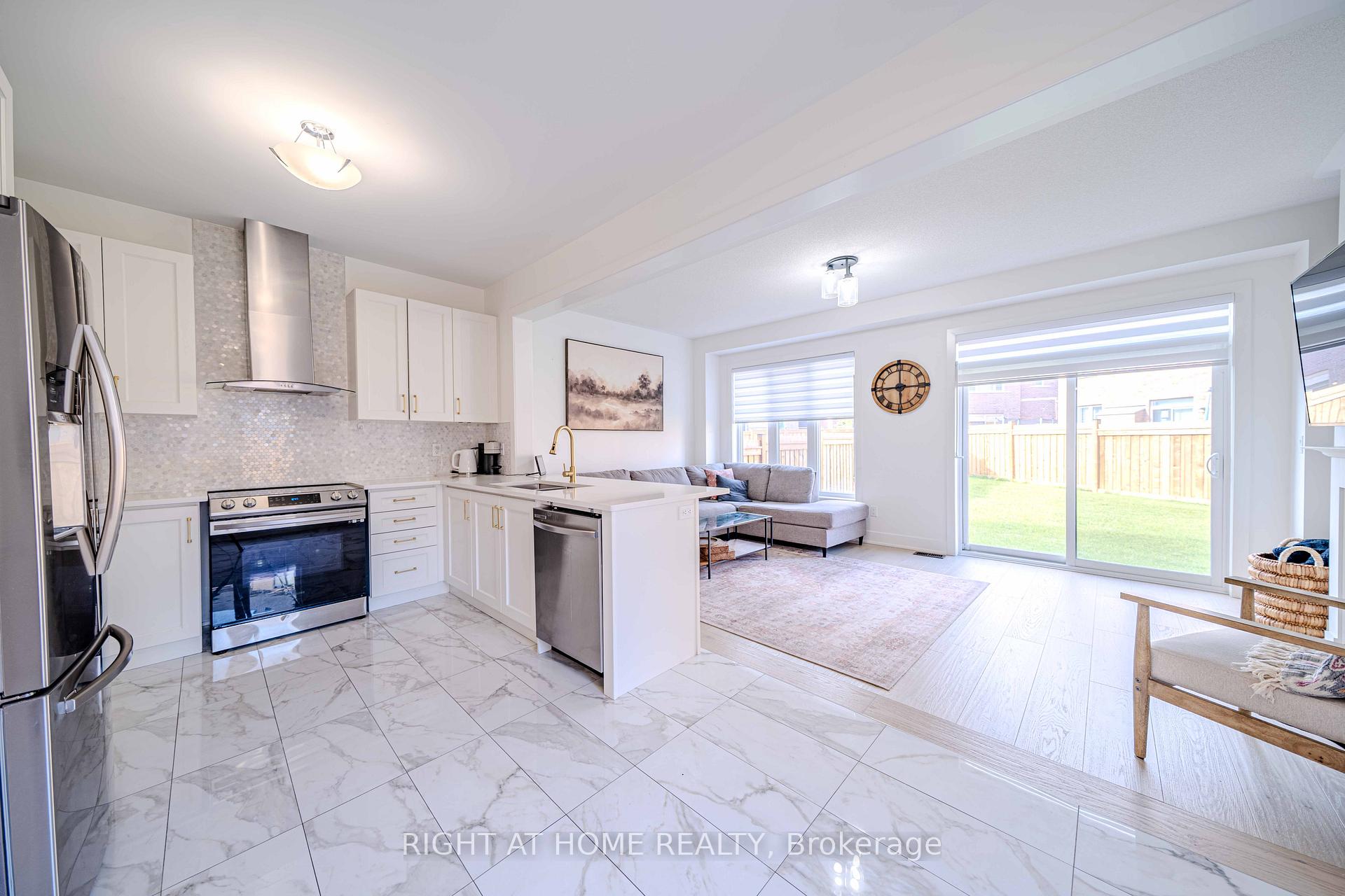 Photo 3 of 51 Dorian Drive, Whitby, Rural Whitby — HOMEH