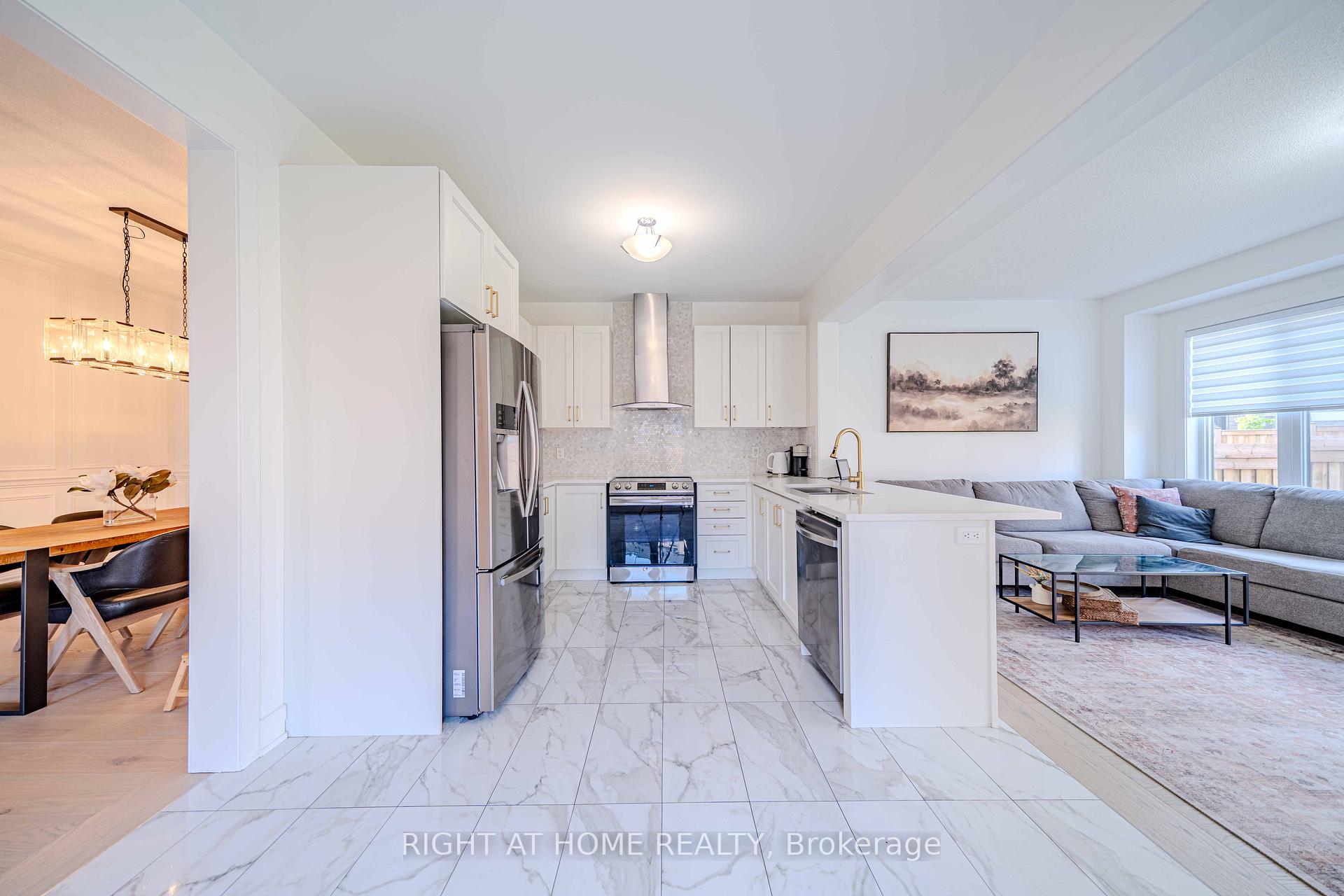 Photo 5 of 51 Dorian Drive, Whitby, Rural Whitby — HOMEH