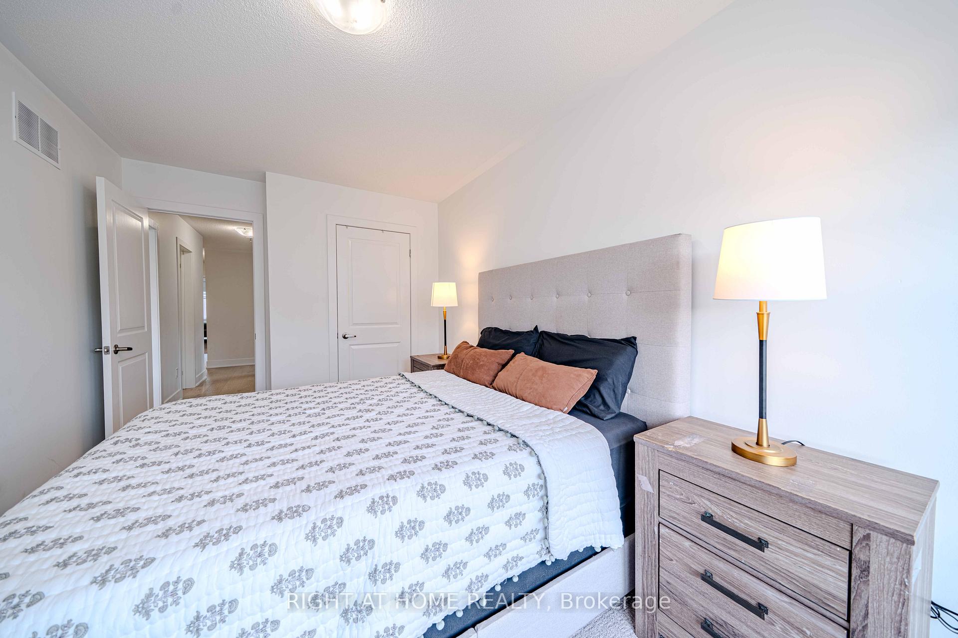 Photo 33 of 51 Dorian Drive, Whitby, Rural Whitby — HOMEH
