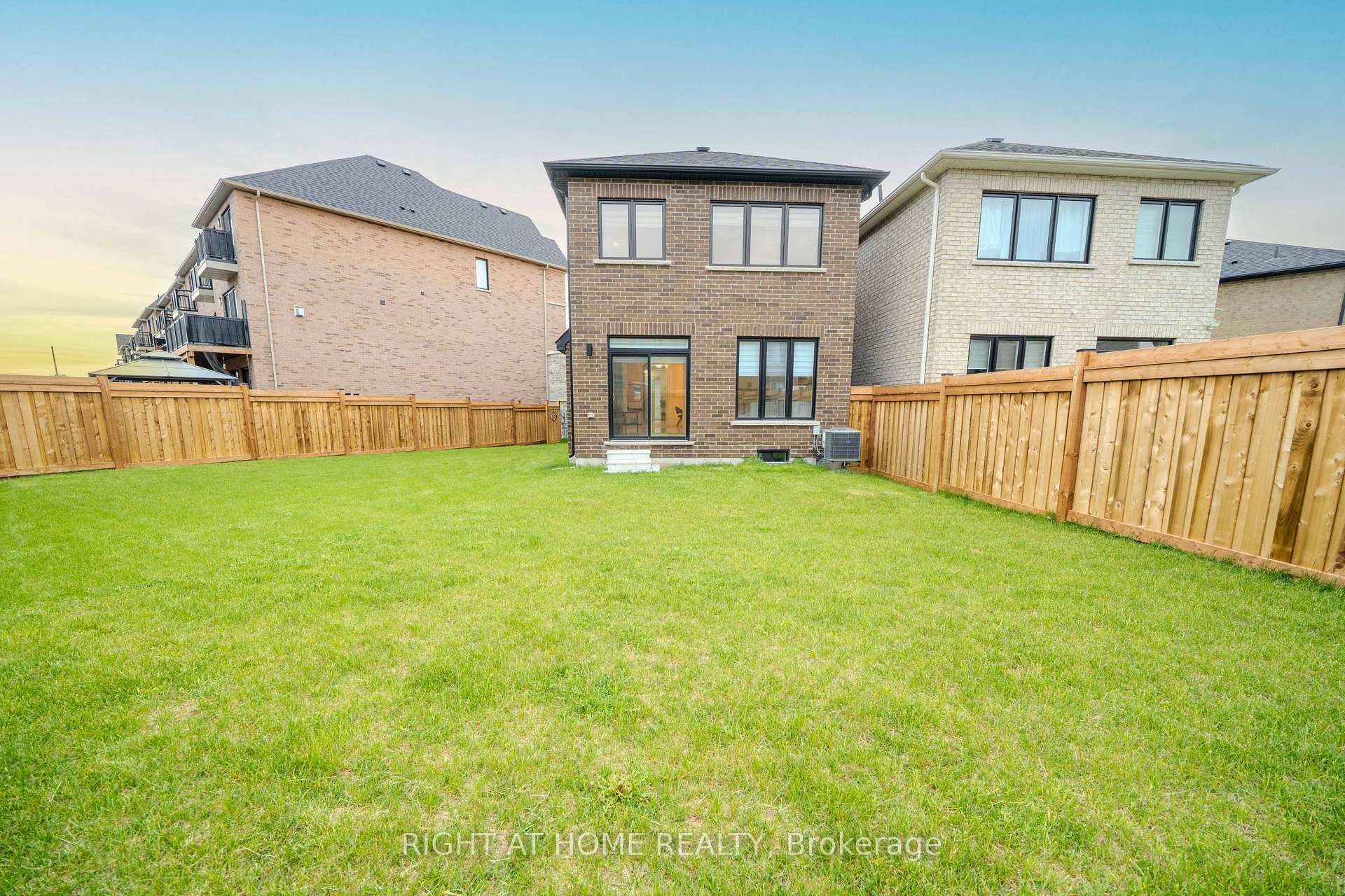 Photo 44 of 51 Dorian Drive, Whitby, Rural Whitby — HOMEH