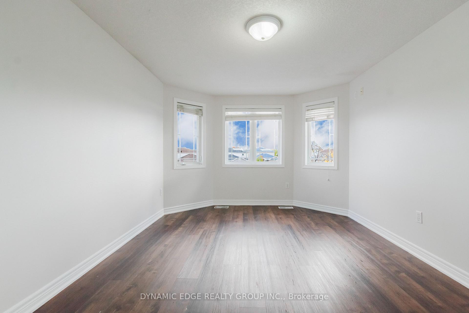 Photo 5 of 23 Bronwyn Place, Guelph, Willow West/Sugarbush/West Acres — HOMEH