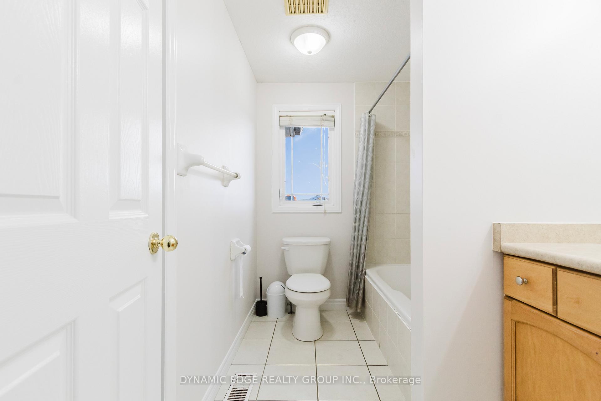 Photo 10 of 23 Bronwyn Place, Guelph, Willow West/Sugarbush/West Acres — HOMEH