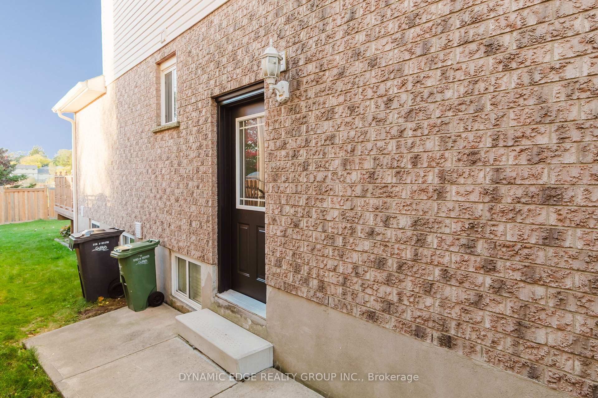 Photo 18 of 23 Bronwyn Place, Guelph, Willow West/Sugarbush/West Acres — HOMEH