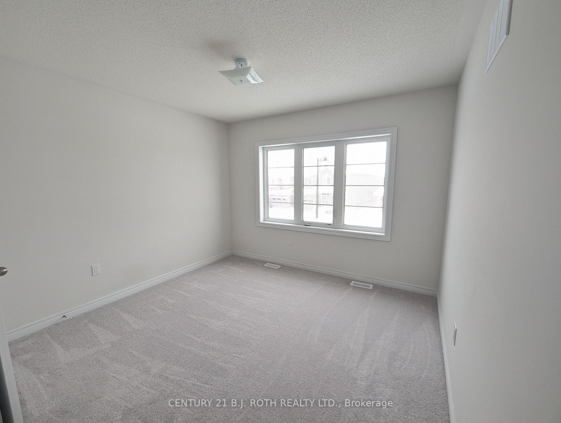 Photo 10 of 375 Leanne Lane, Shelburne — HOMEH