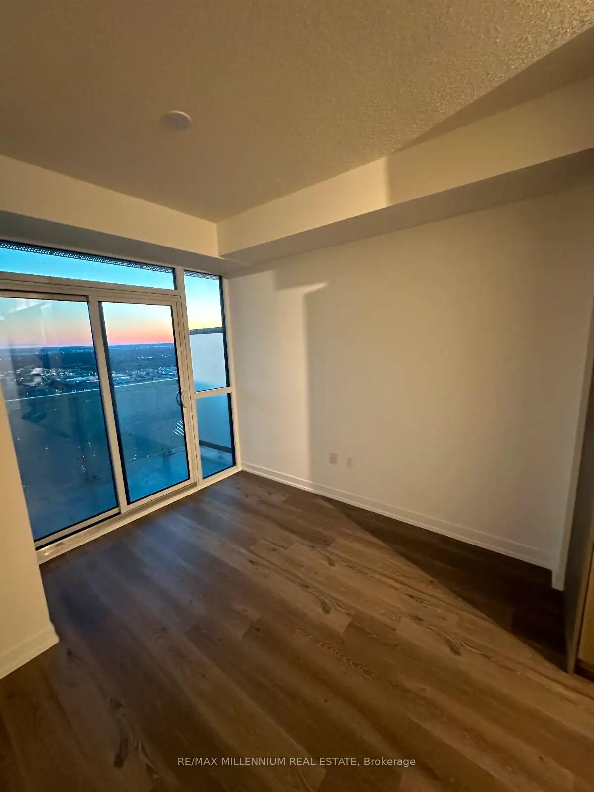 Photo 4 of Unit 3308, 225 Commerce Street, Vaughan, Vaughan Corporate Centre — HOMEH