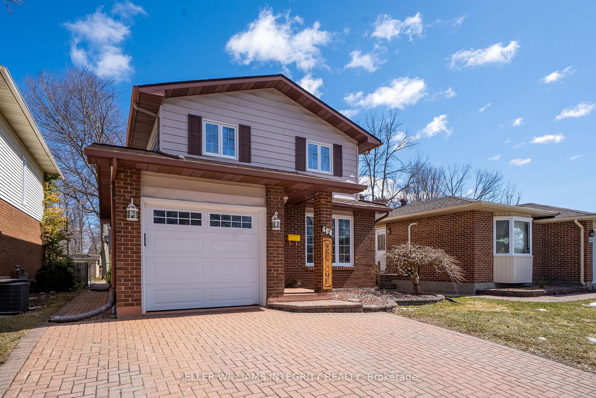 Photo 2 of 664 Champlain Drive, Cornwall — HOMEH