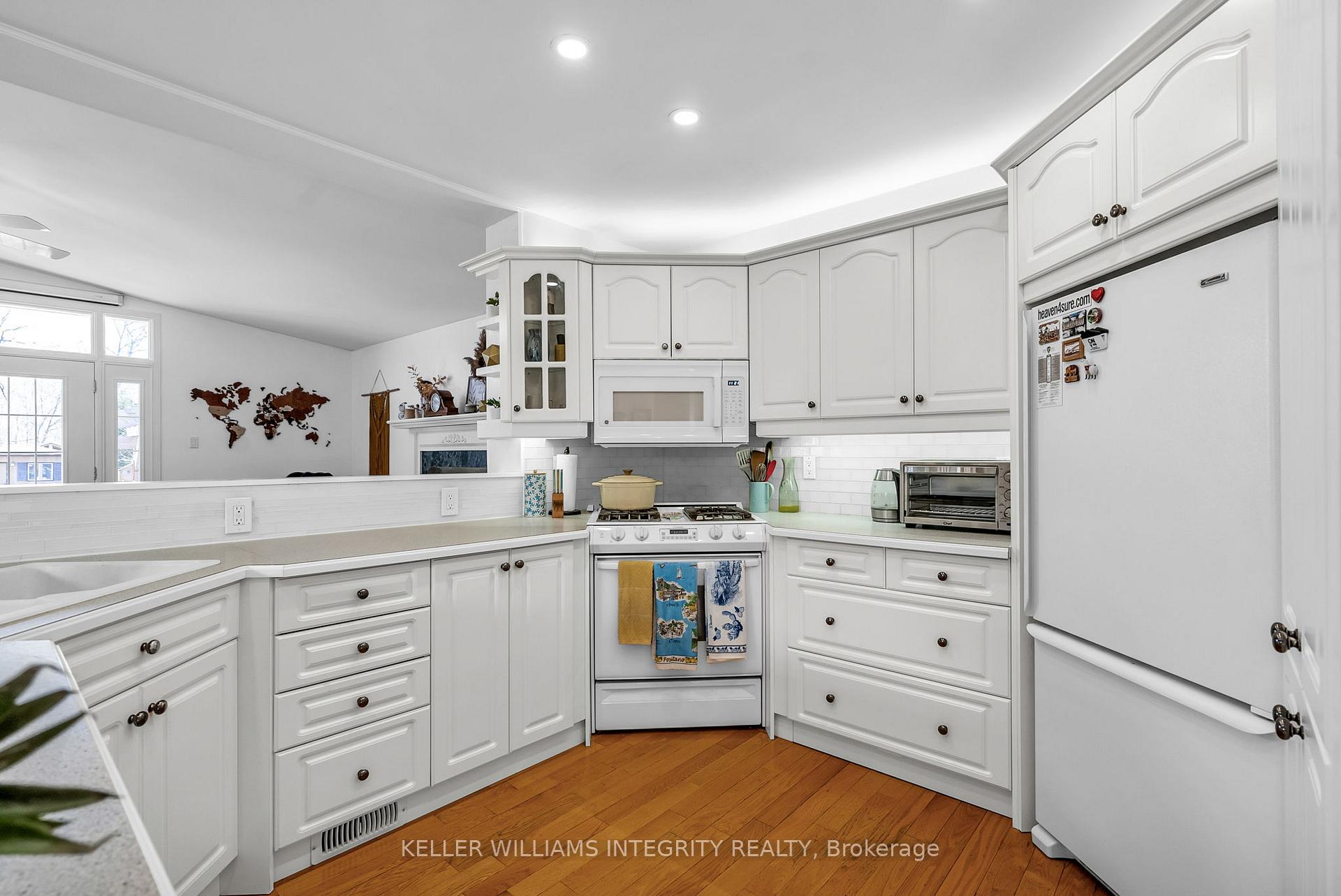 Photo 11 of 664 Champlain Drive, Cornwall — HOMEH