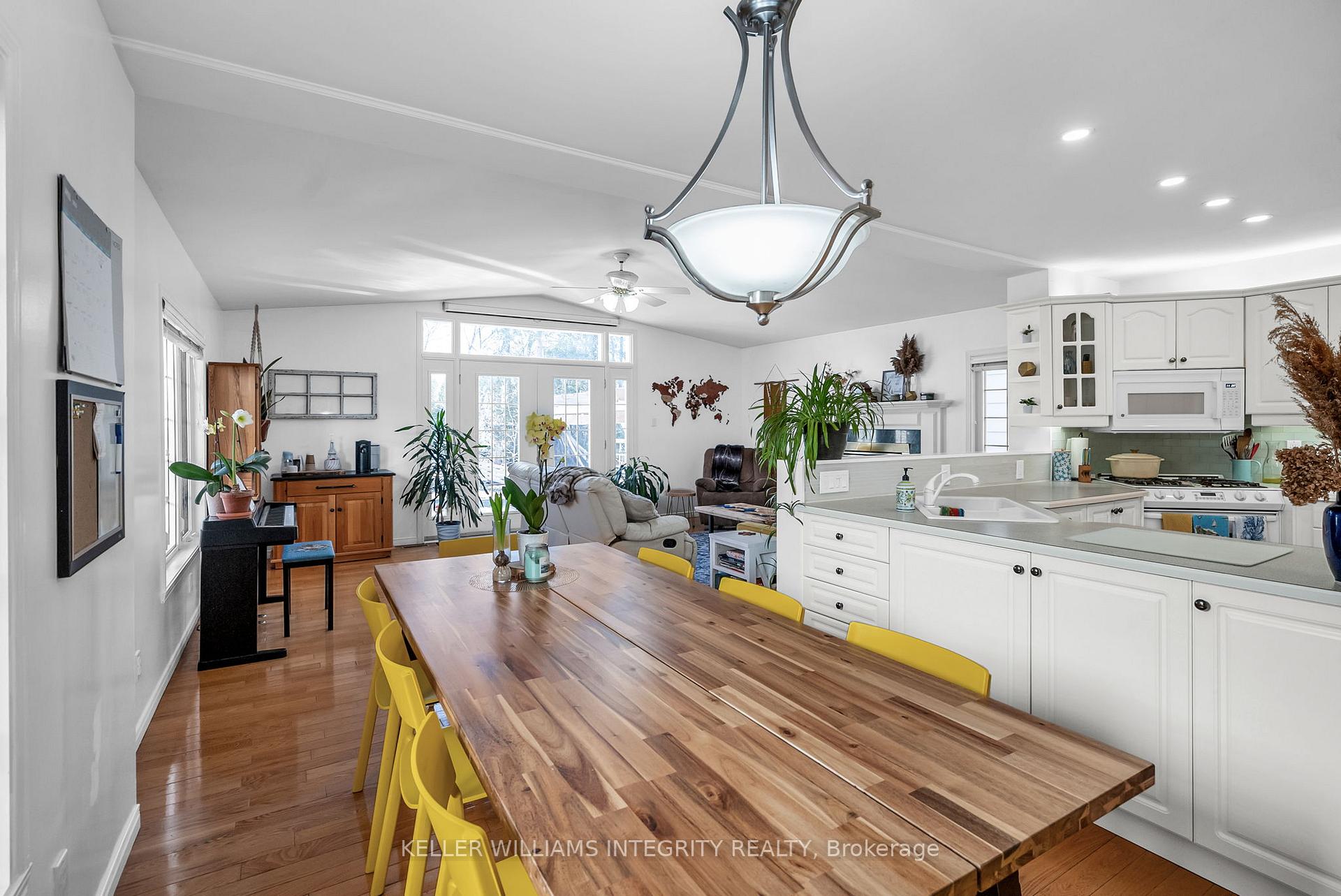 Photo 15 of 664 Champlain Drive, Cornwall — HOMEH