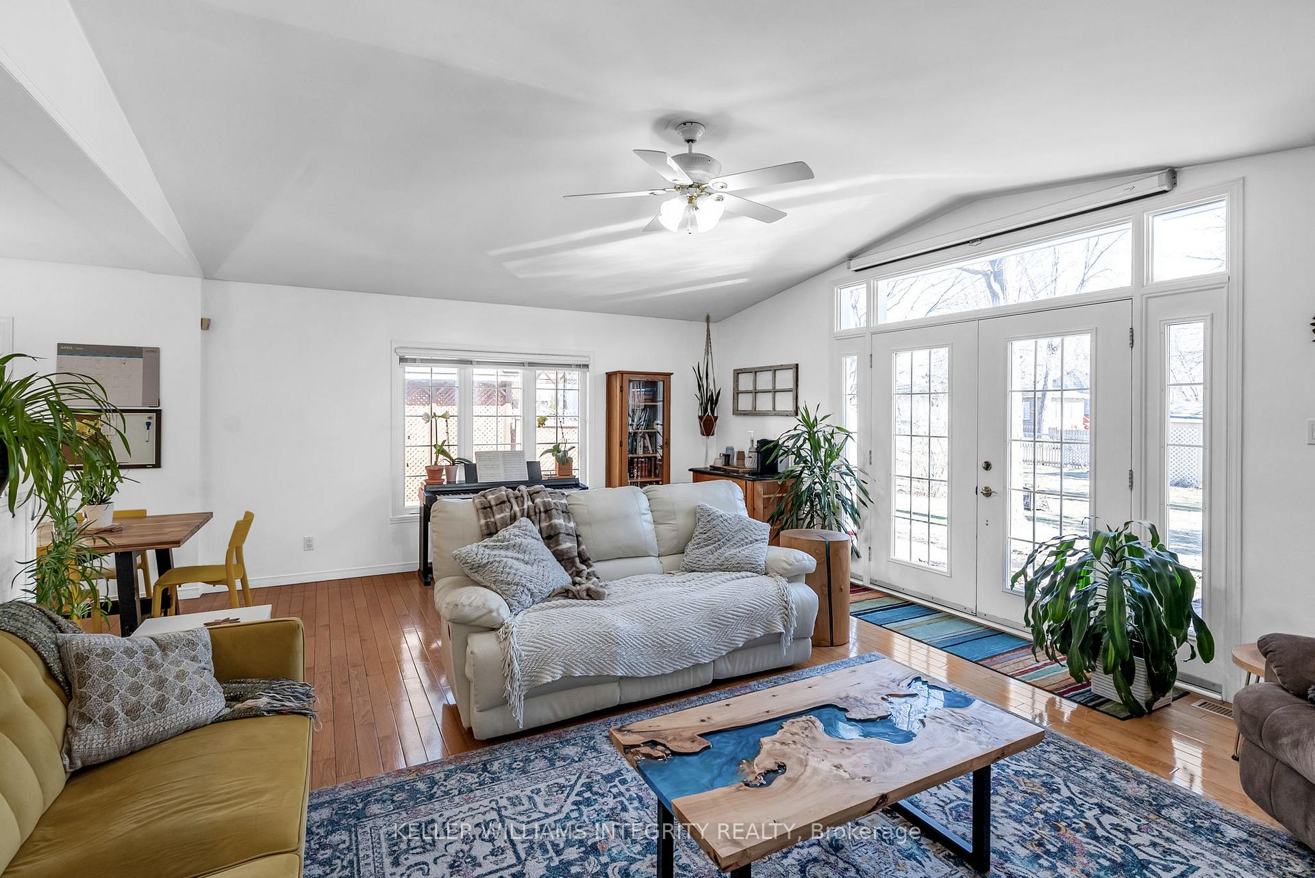 Photo 20 of 664 Champlain Drive, Cornwall — HOMEH