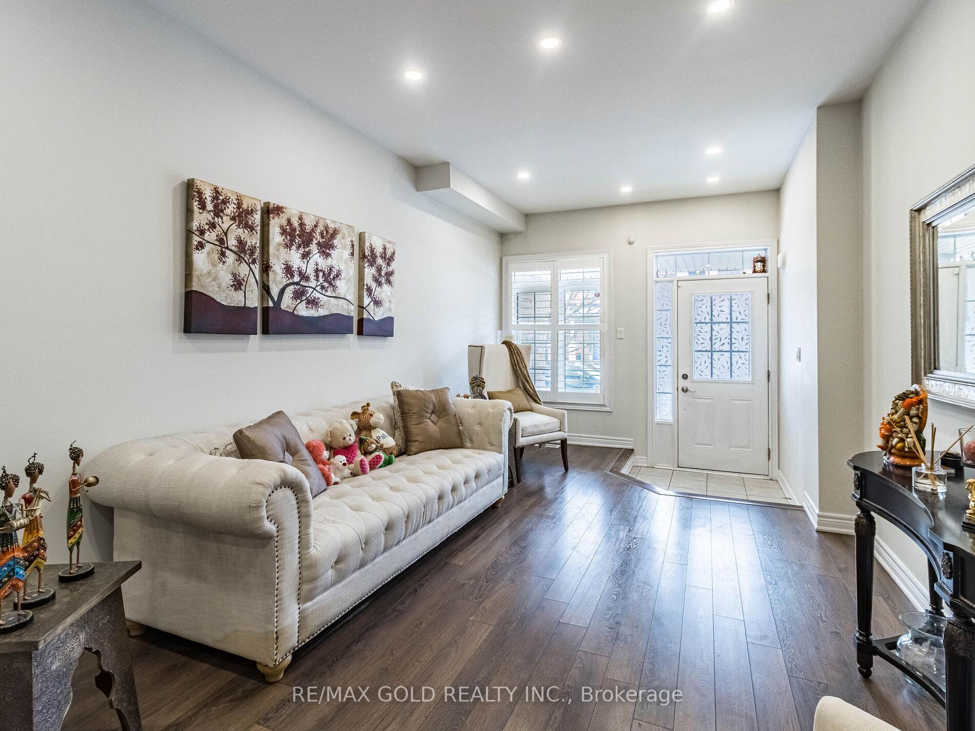 Photo 3 of 19 Pritchard Road, Brampton, Northwest Brampton — HOMEH