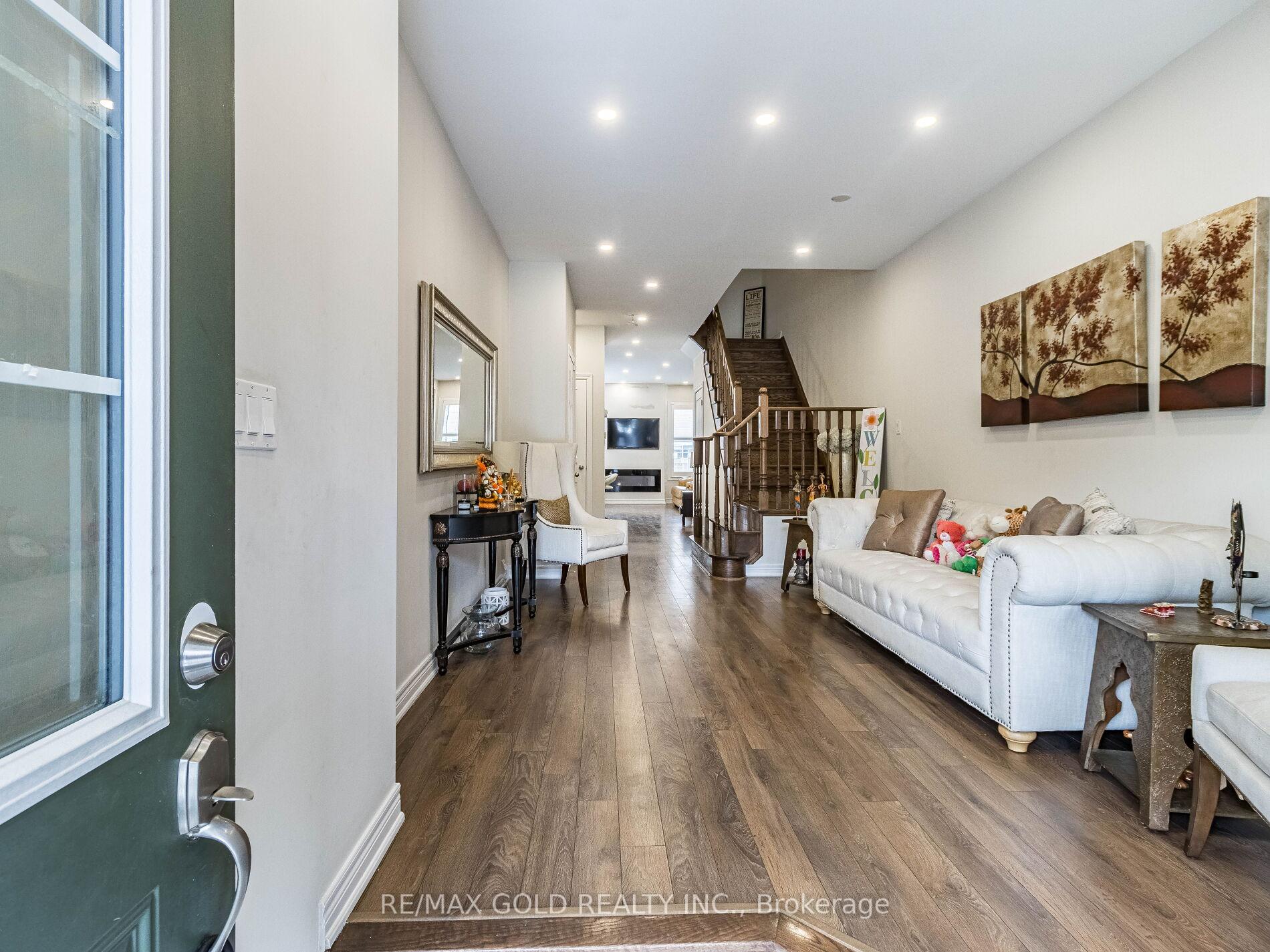 Photo 5 of 19 Pritchard Road, Brampton, Northwest Brampton — HOMEH