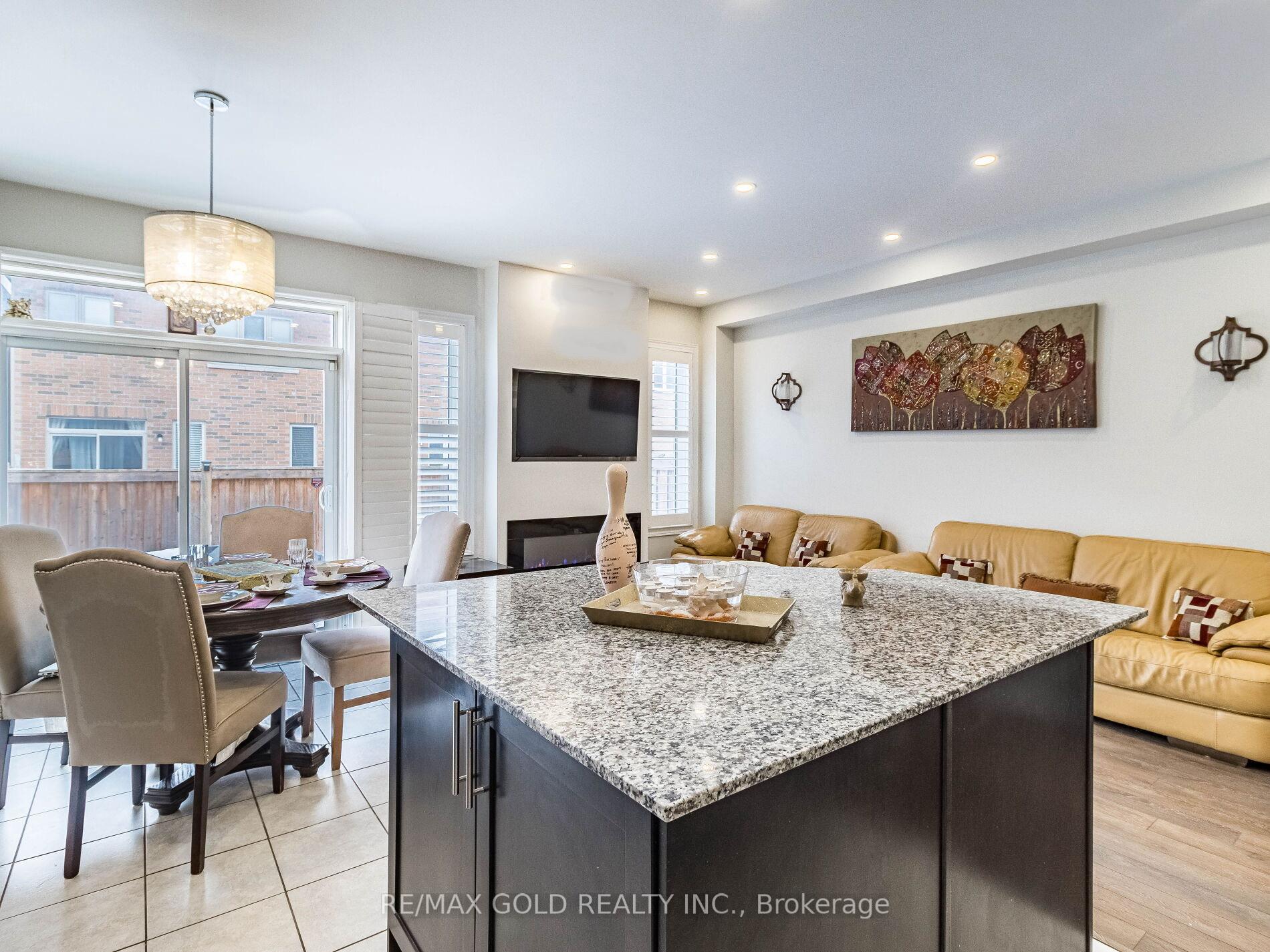 Photo 4 of 19 Pritchard Road, Brampton, Northwest Brampton — HOMEH