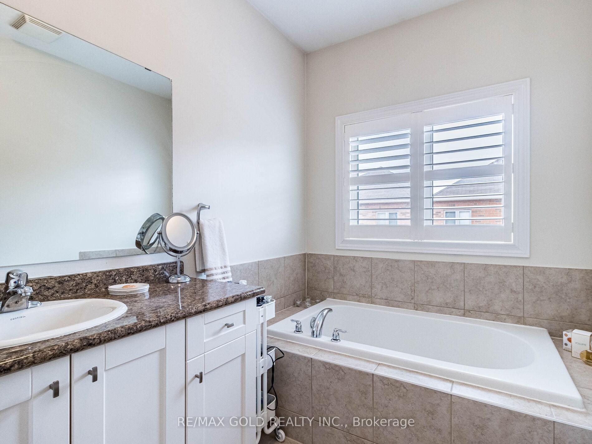 Photo 12 of 19 Pritchard Road, Brampton, Northwest Brampton — HOMEH