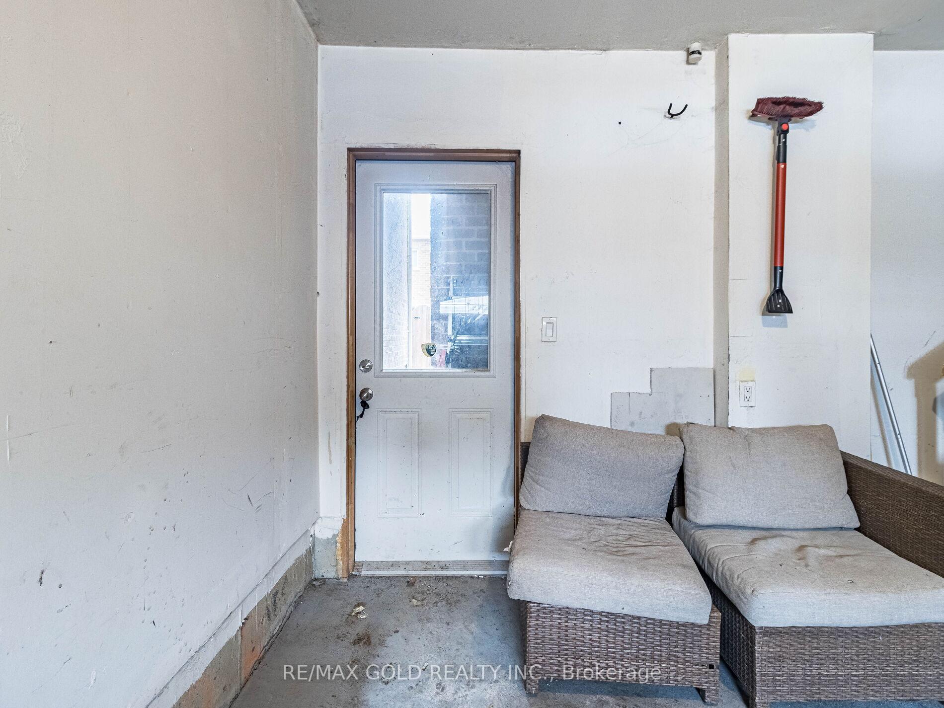 Photo 21 of 19 Pritchard Road, Brampton, Northwest Brampton — HOMEH