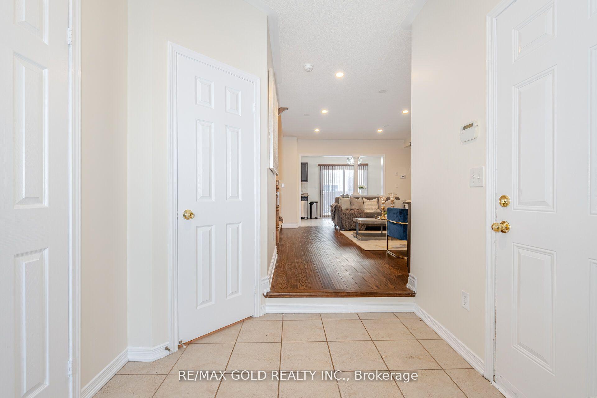 Photo 10 of 8 Osgoode Drive, Brampton, Bram East — HOMEH