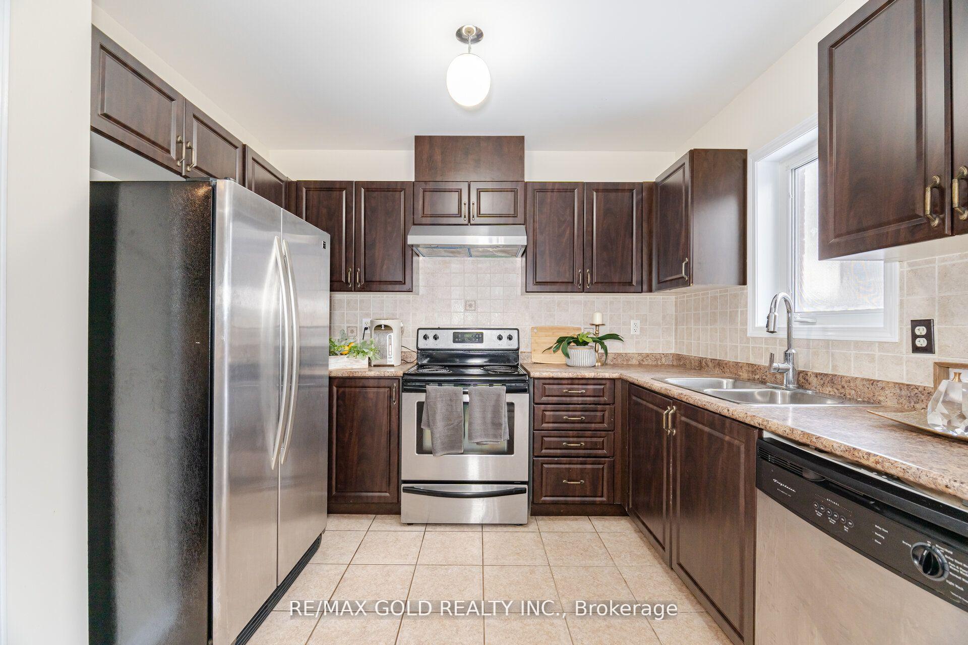 Photo 6 of 8 Osgoode Drive, Brampton, Bram East — HOMEH
