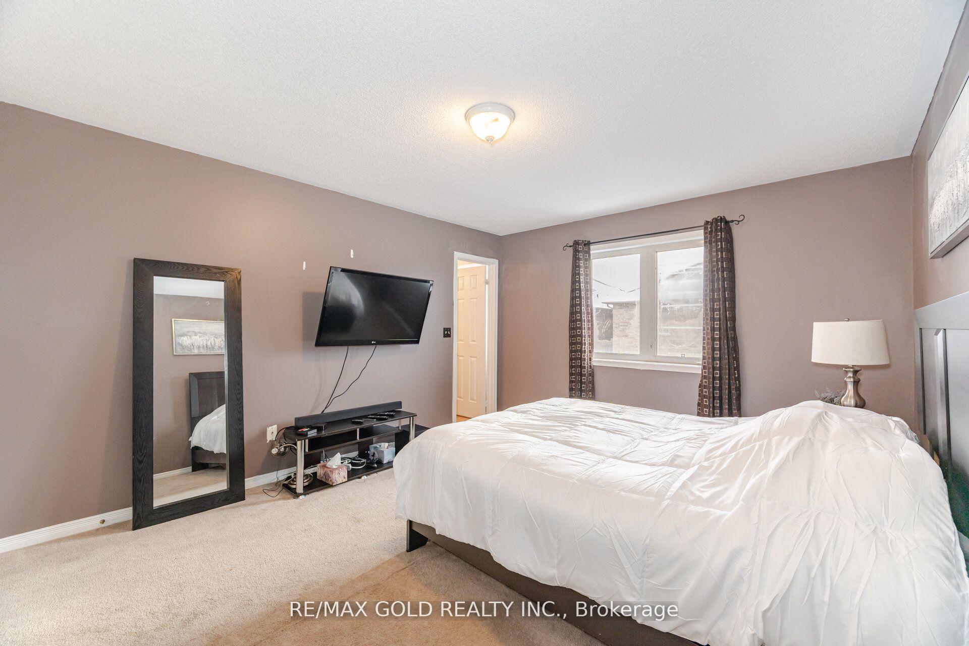 Photo 9 of 8 Osgoode Drive, Brampton, Bram East — HOMEH