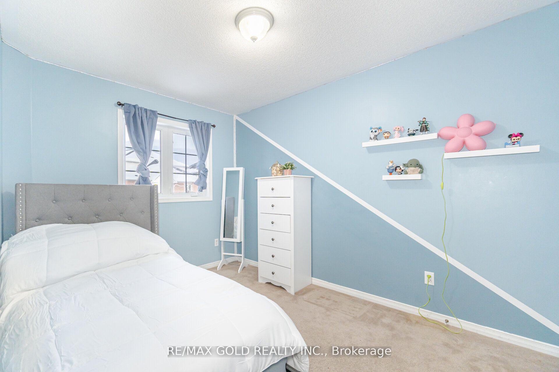 Photo 12 of 8 Osgoode Drive, Brampton, Bram East — HOMEH