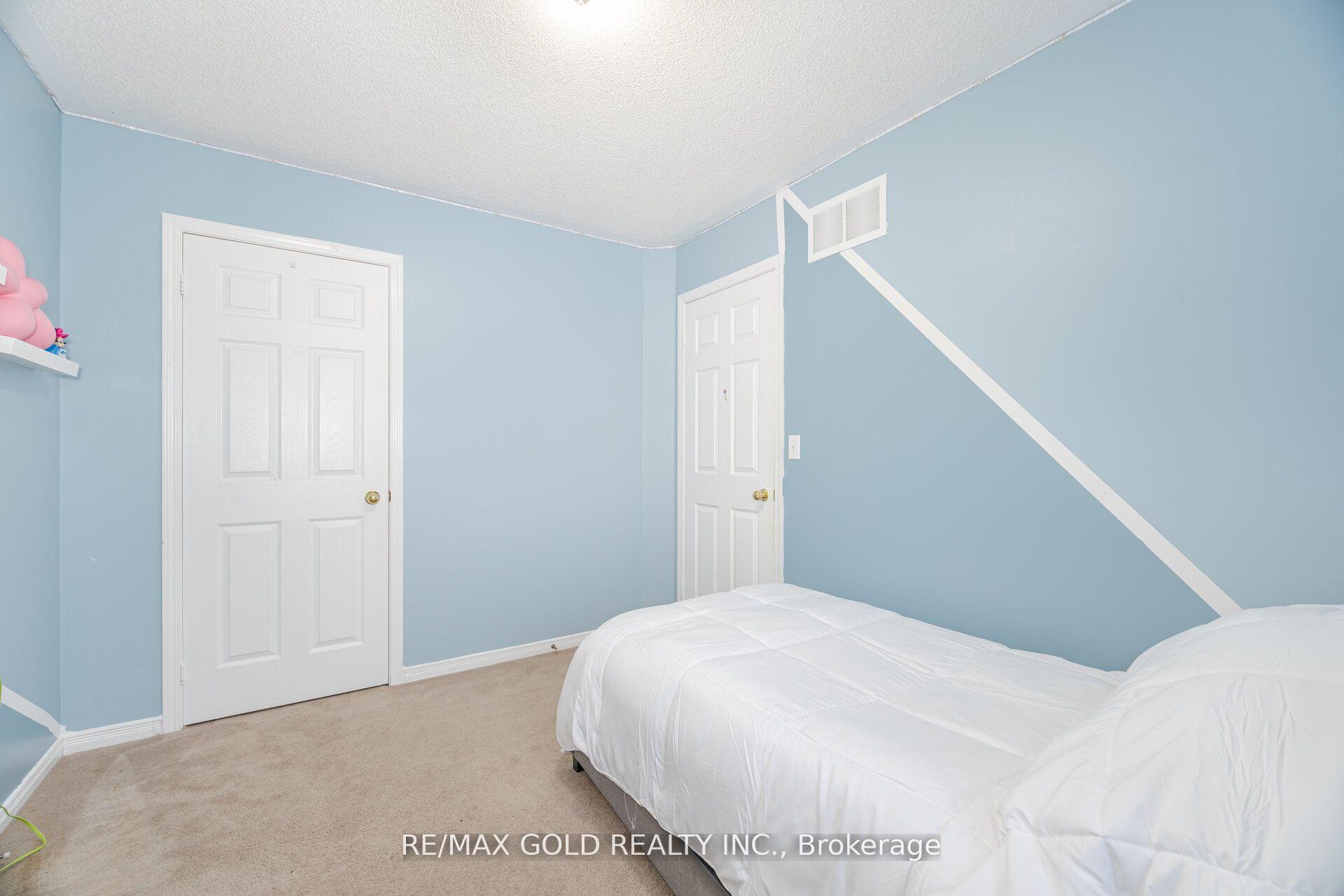 Photo 13 of 8 Osgoode Drive, Brampton, Bram East — HOMEH