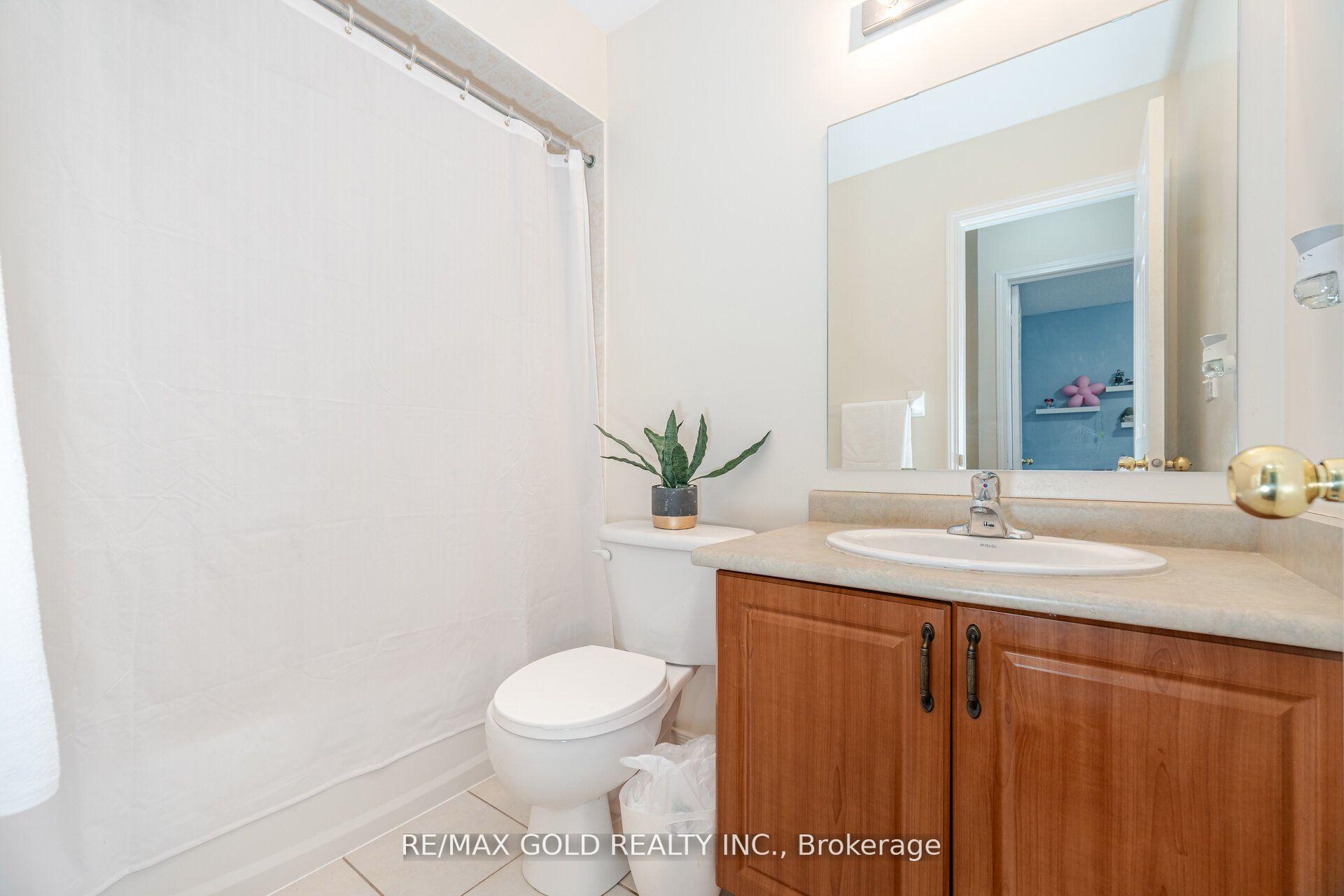 Photo 15 of 8 Osgoode Drive, Brampton, Bram East — HOMEH