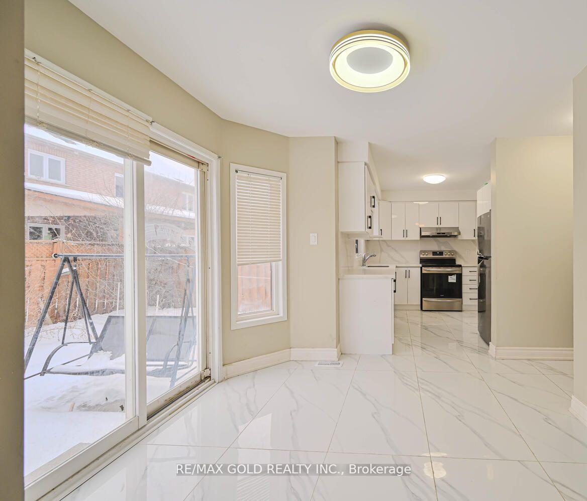 Photo 24 of 23 Wild Indigo Crescent, Brampton, Sandringham-Wellington — HOMEH