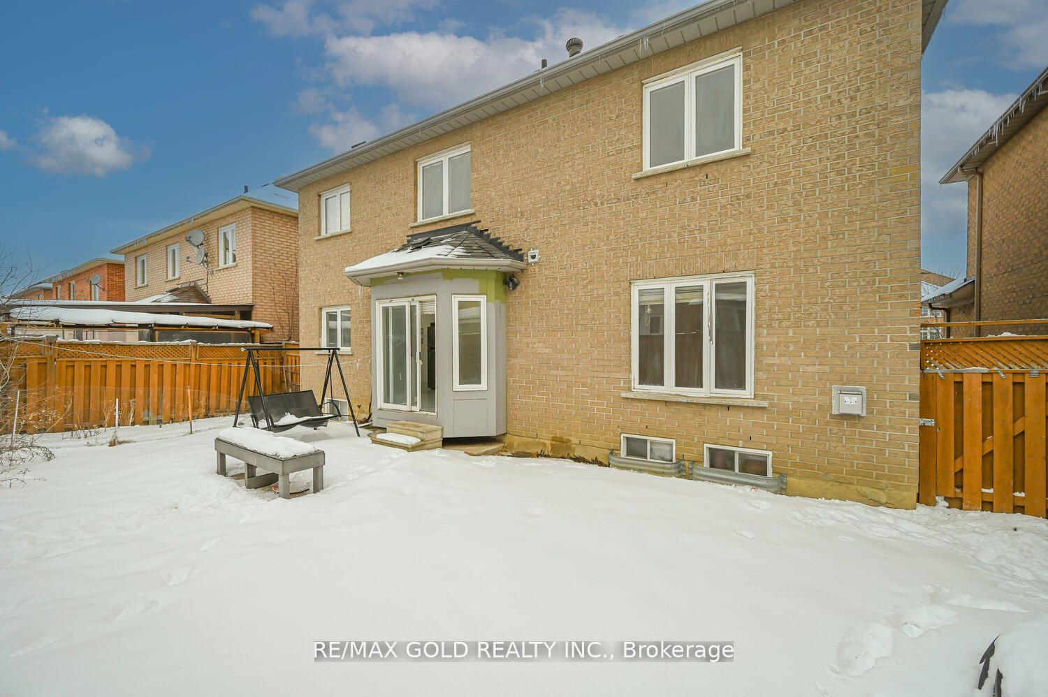 Photo 19 of 23 Wild Indigo Crescent, Brampton, Sandringham-Wellington — HOMEH