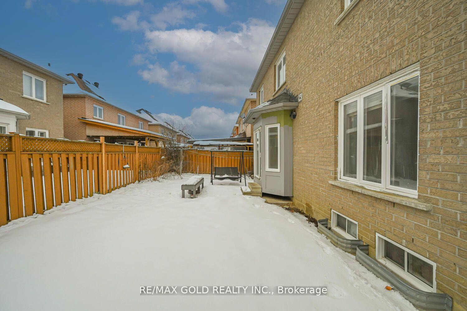 Photo 21 of 23 Wild Indigo Crescent, Brampton, Sandringham-Wellington — HOMEH
