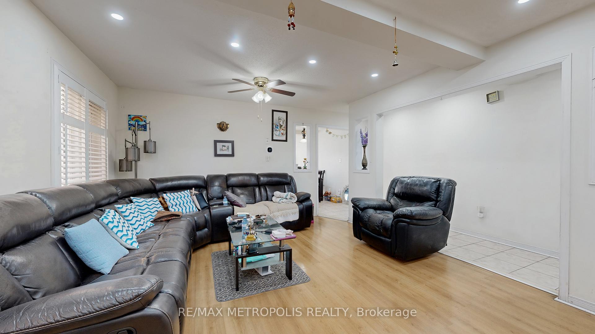 Photo 7 of 80 Charles Brown Road E, Markham, Cedarwood — HOMEH