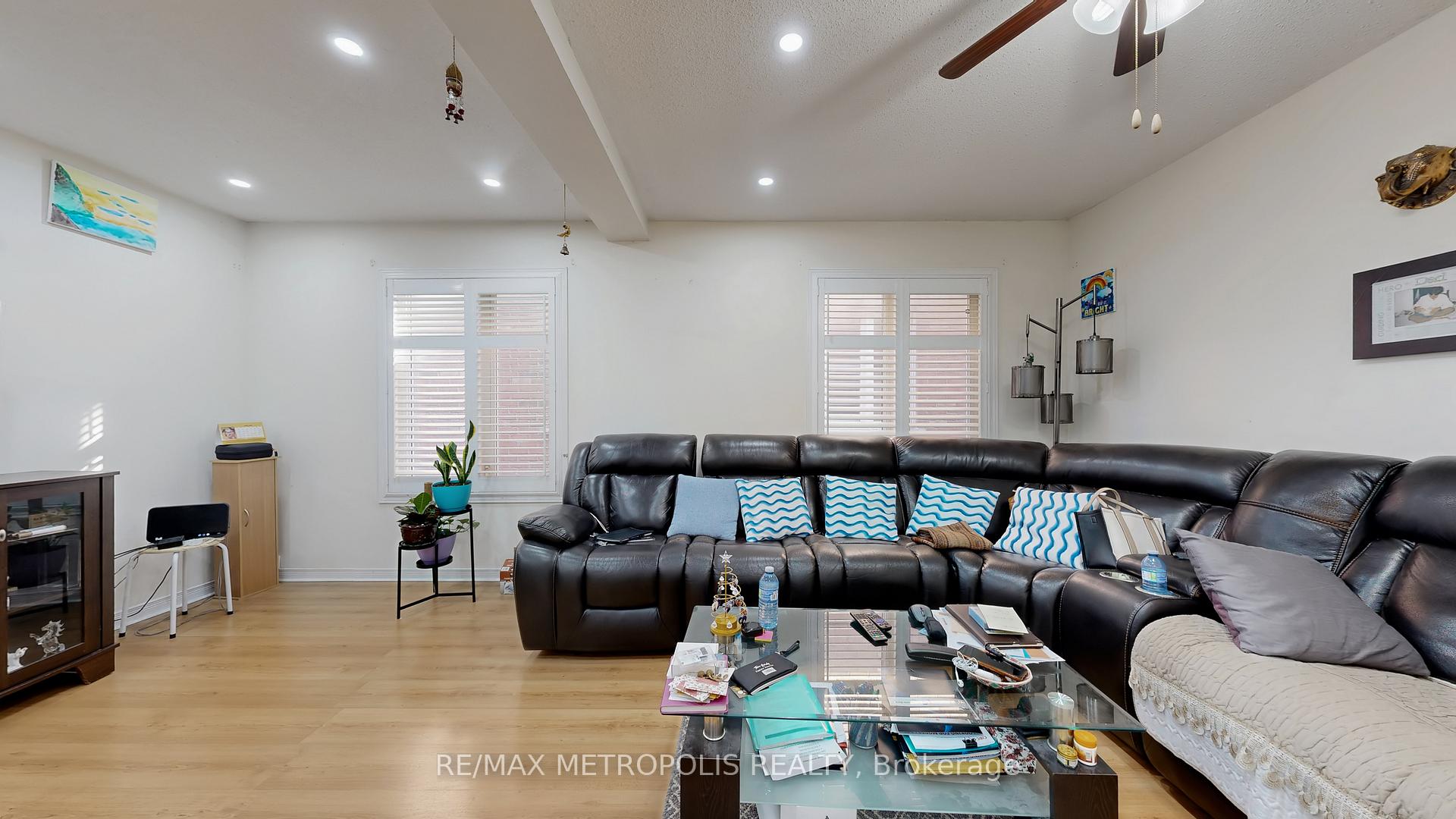 Photo 4 of 80 Charles Brown Road E, Markham, Cedarwood — HOMEH