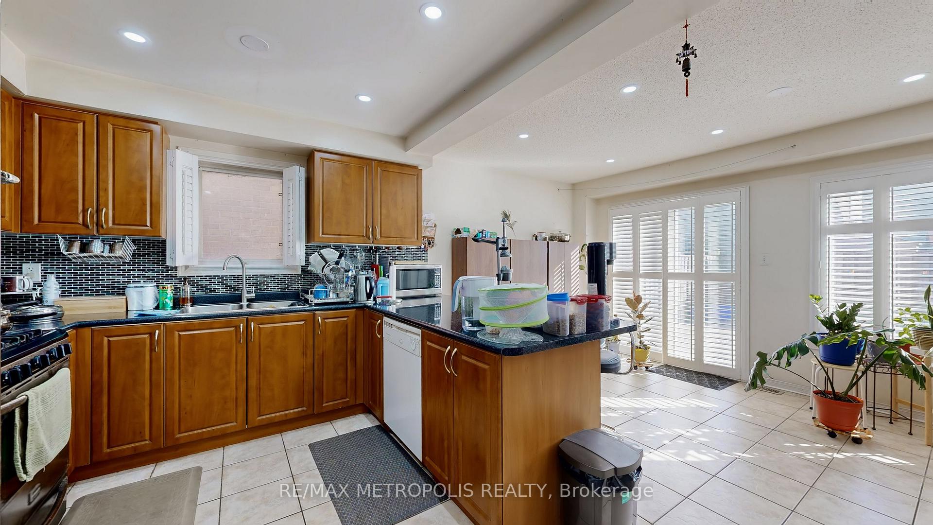 Photo 12 of 80 Charles Brown Road E, Markham, Cedarwood — HOMEH
