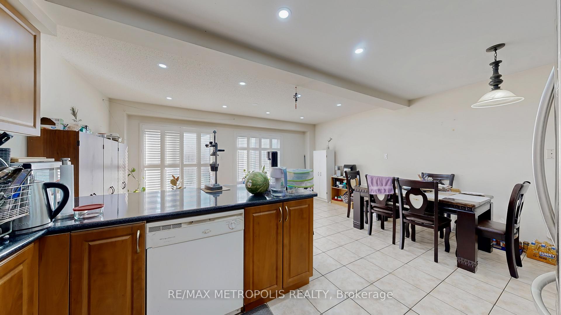 Photo 18 of 80 Charles Brown Road E, Markham, Cedarwood — HOMEH