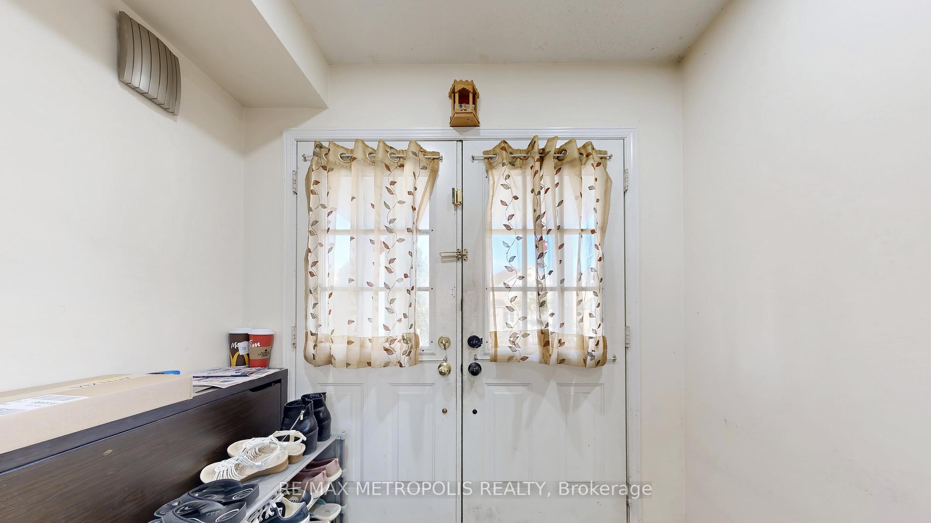 Photo 10 of 80 Charles Brown Road E, Markham, Cedarwood — HOMEH