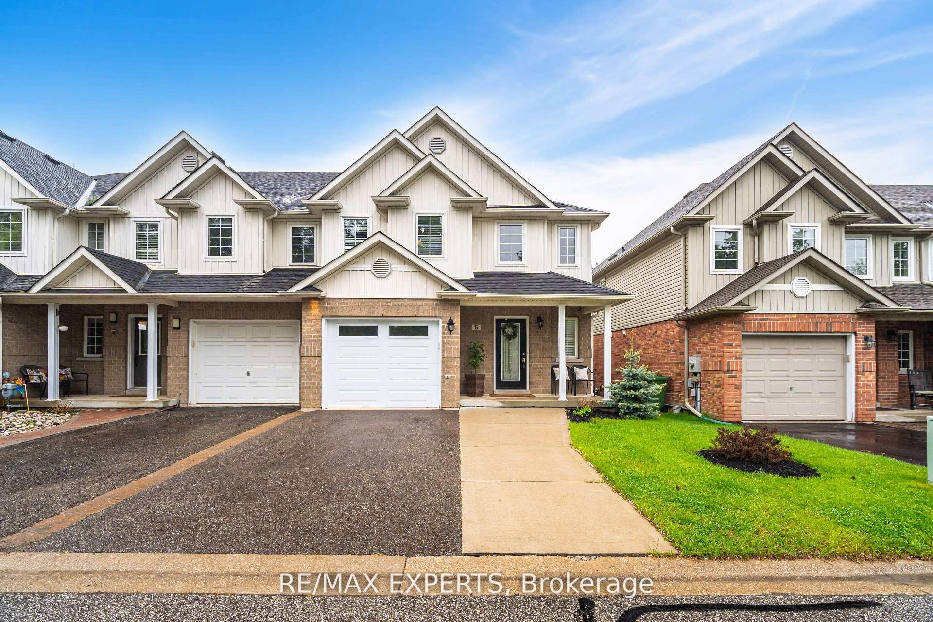 Front of 5 Leamster Trail