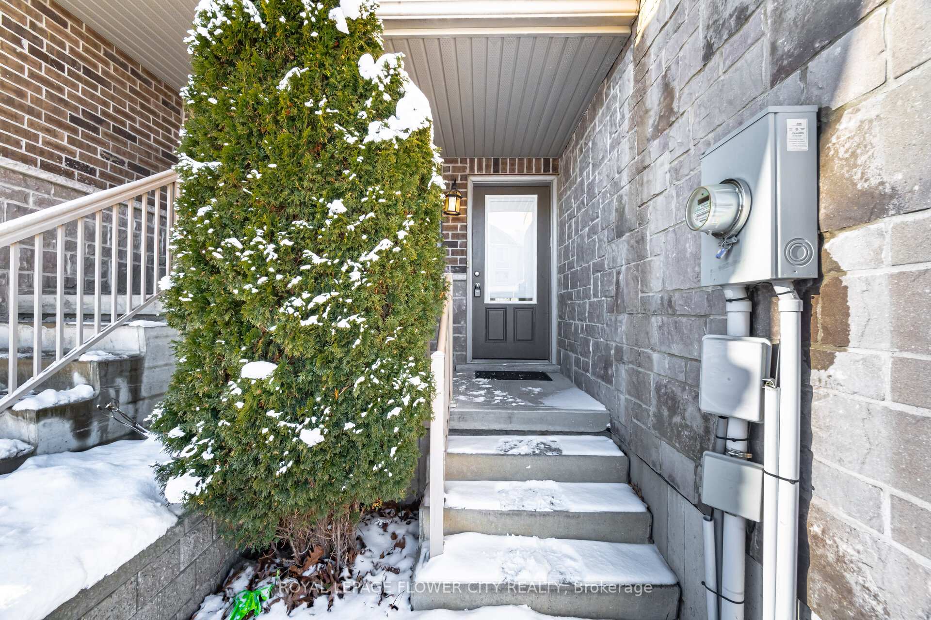 Photo 2 of 185 Maitland Street, Kitchener, Huron Park — HOMEH
